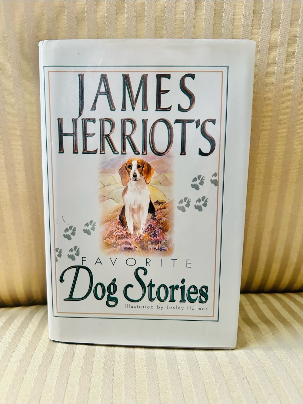 Favorite Dog Stories - White Jacketed Edition